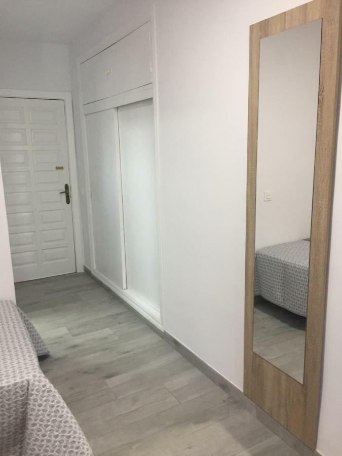 토레몰리노스 Carihuela Palace Beach 아파트 외부 사진